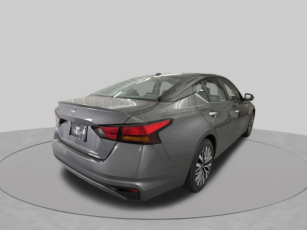 Used 2025 Gun Metallic Nissan 2.5 SV image 6