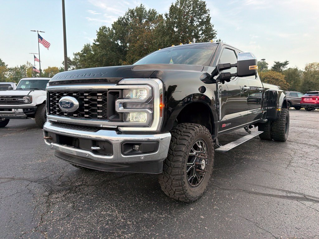 Used 2024 Black Metallic Ford Lariat image 2