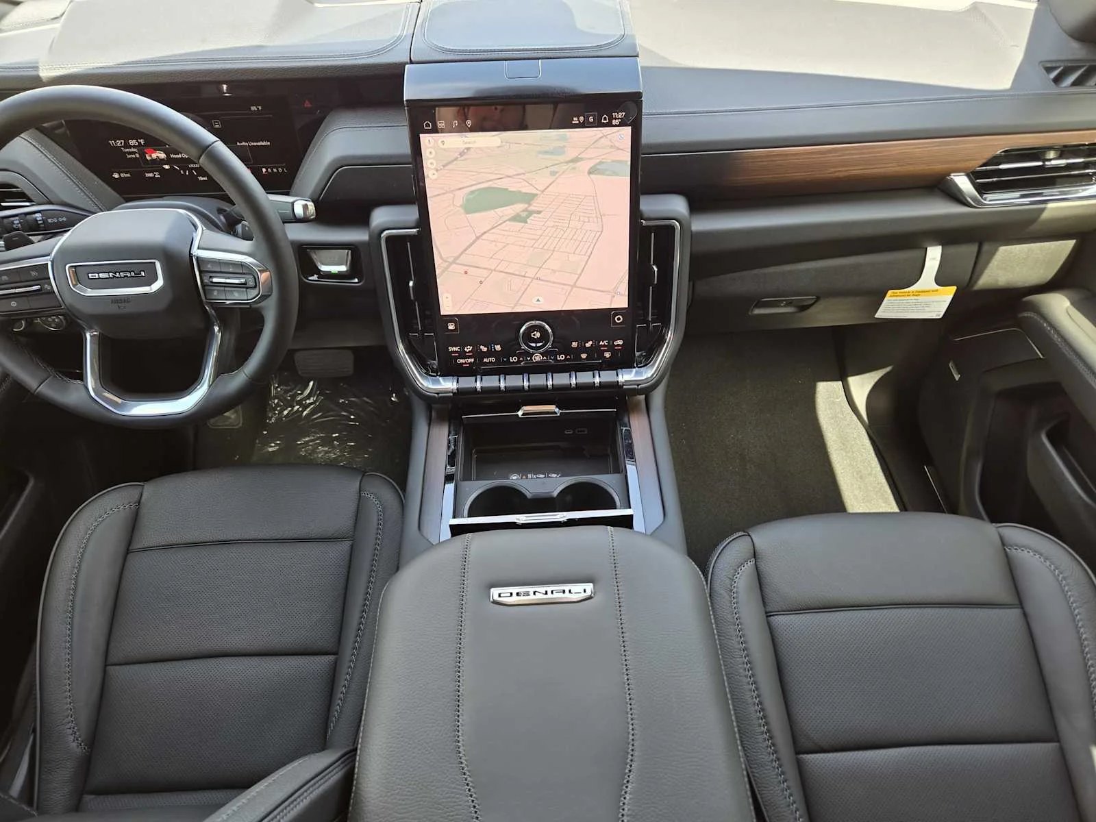 2026 GMC Yukon XL Denali - Photo 18