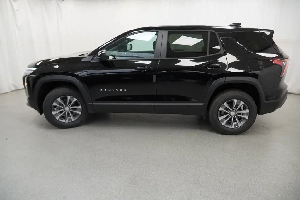 New 2027 Mosaic Black Metallic Chevrolet LT image 27