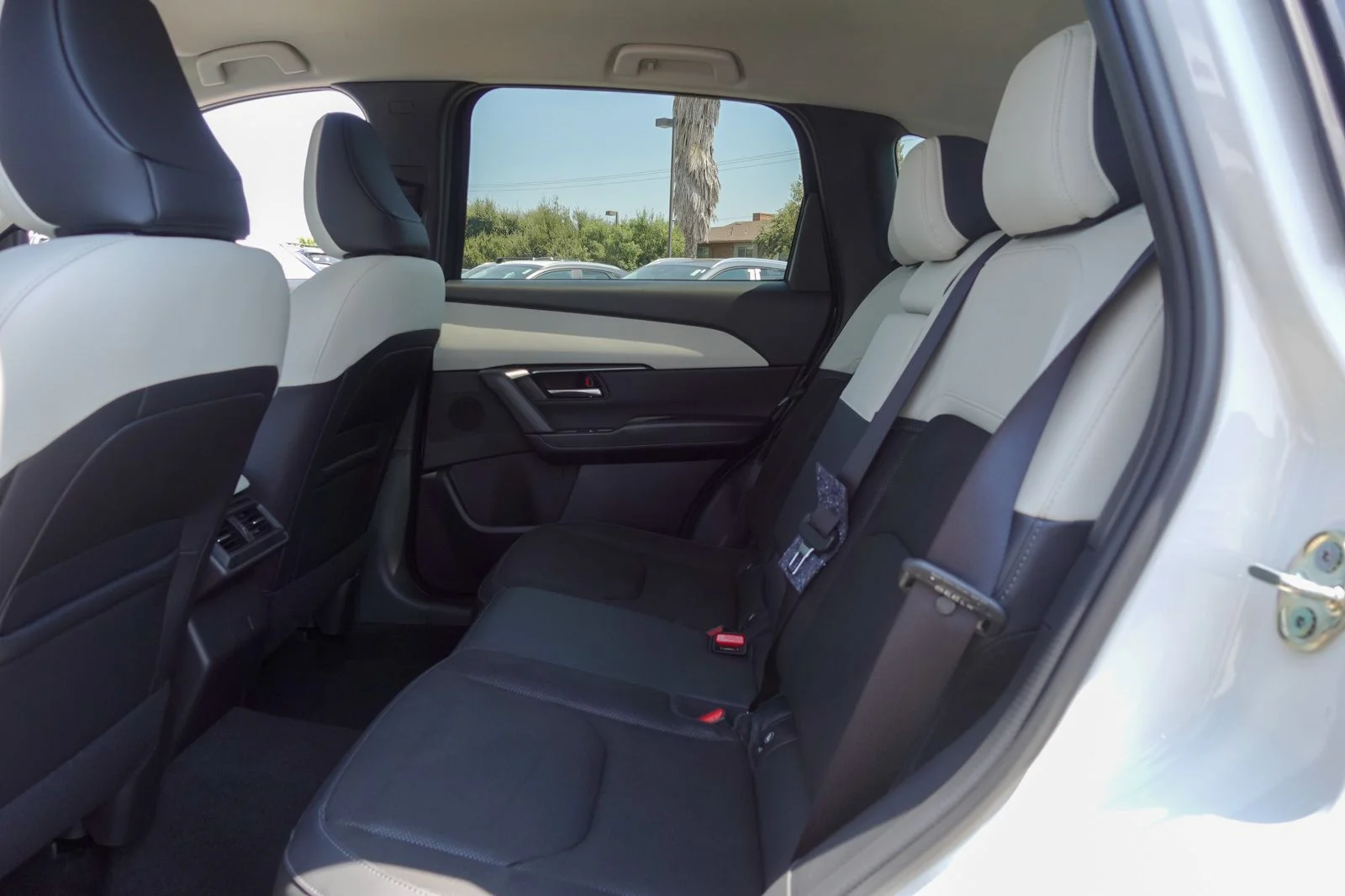 New 2026 Rhodium White Metallic Mazda 2.5 S Select image 13