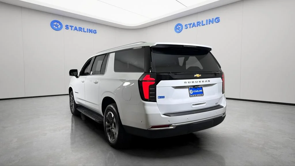 Used 2025 Summit White Chevrolet LT image 7