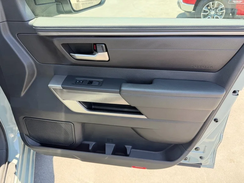 Used 2023 Green Toyota SR5 image 19