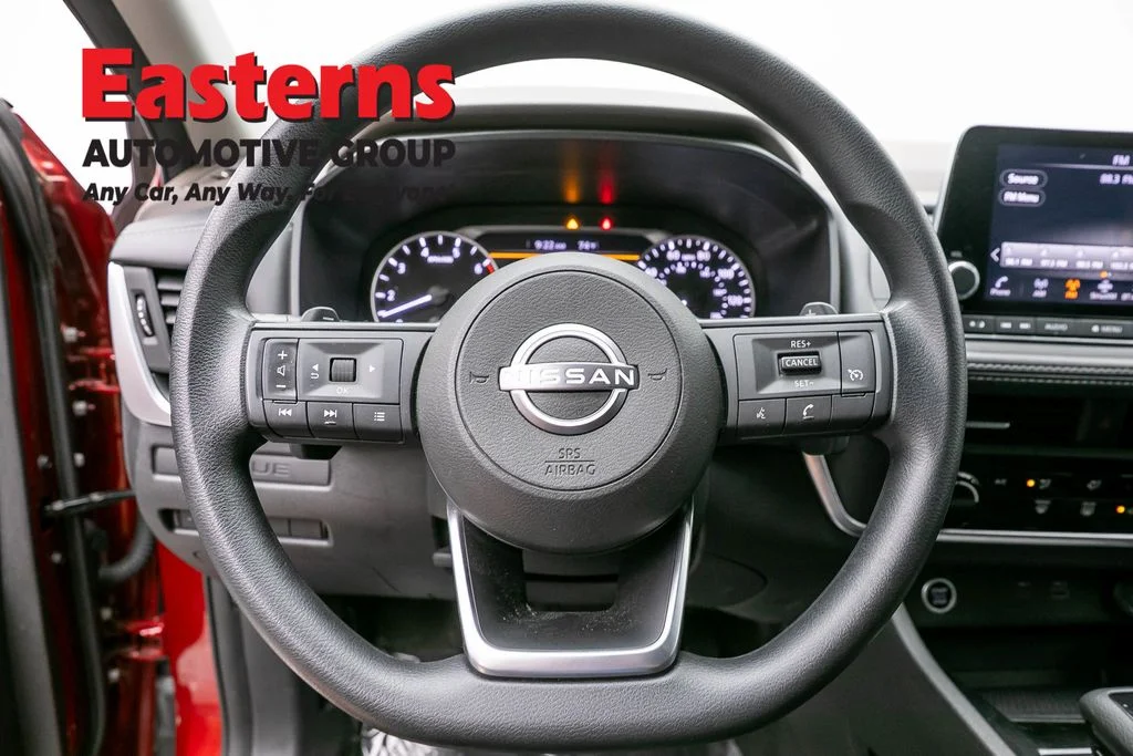 Used 2023 Red Nissan S image 11