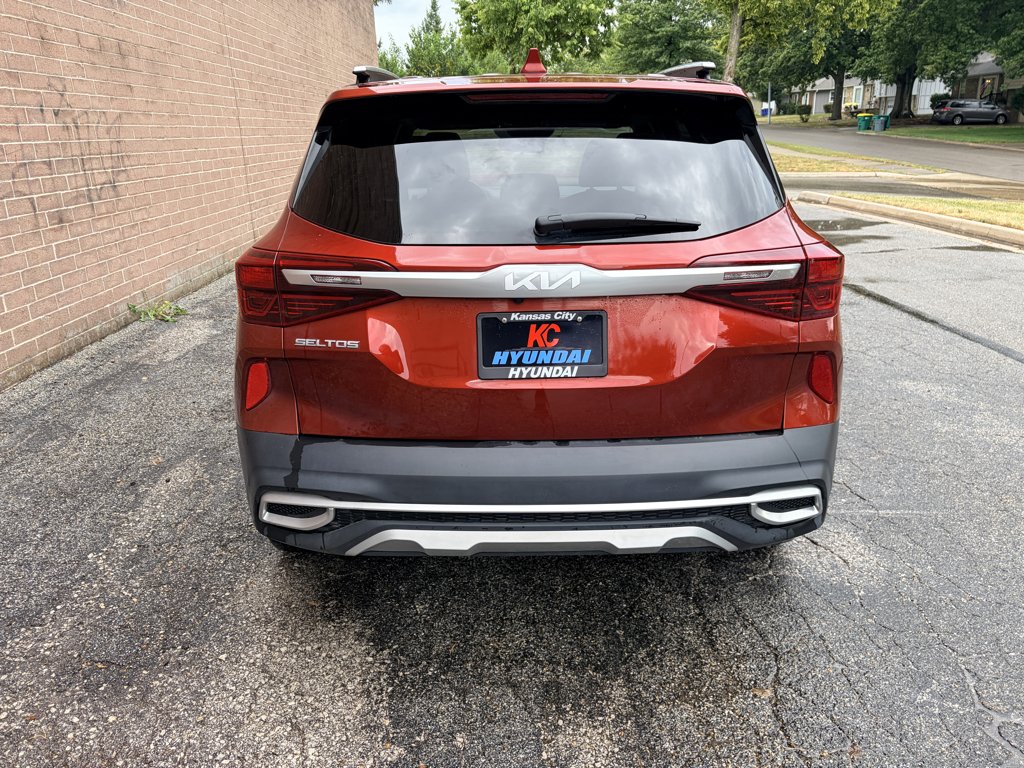 Used 2023 Mars Orange Kia S image 4