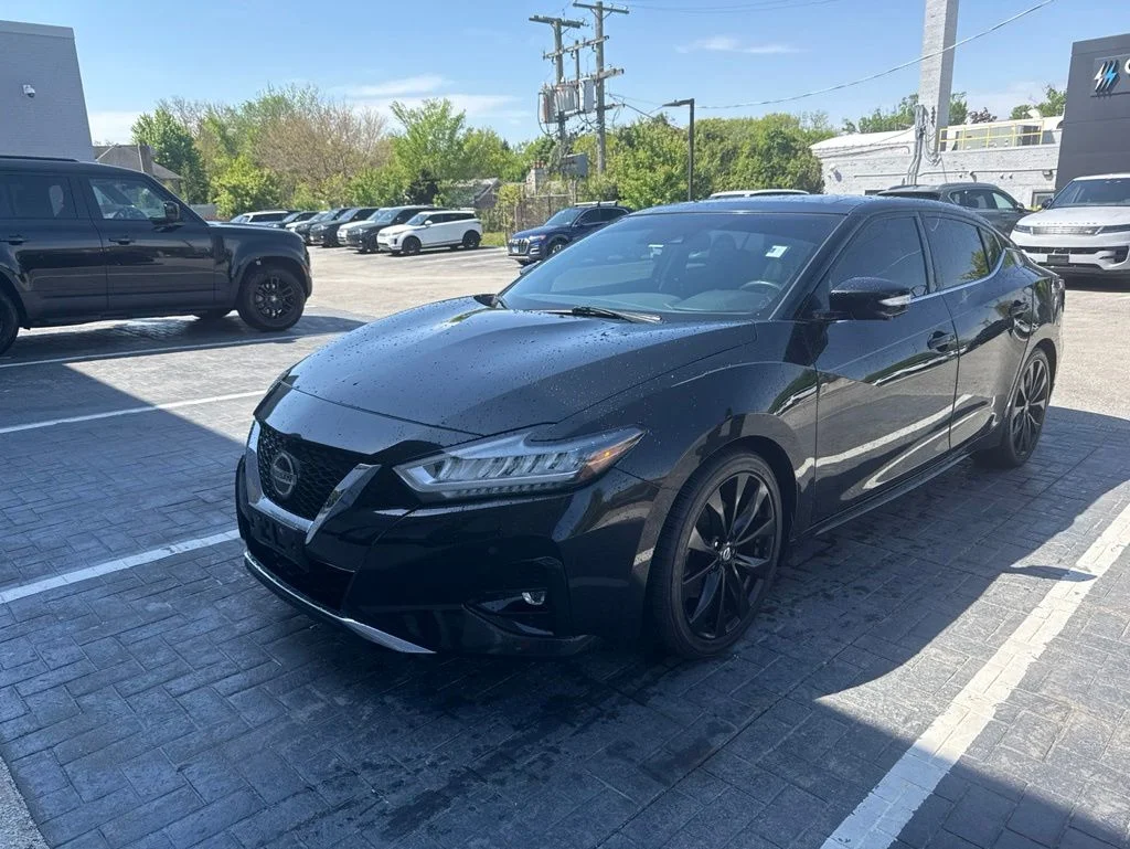 2020 Nissan Maxima SR's photo