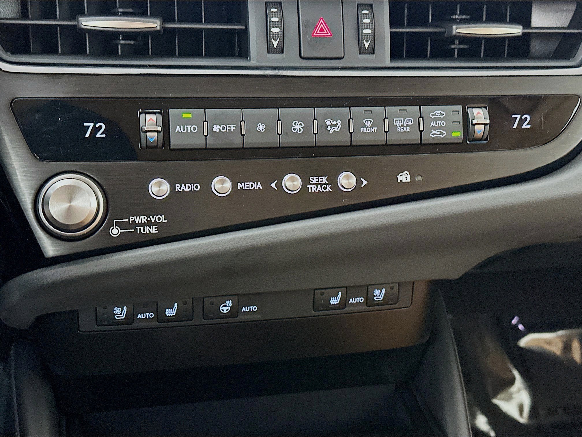 2025 Lexus ES 350 - Photo 16