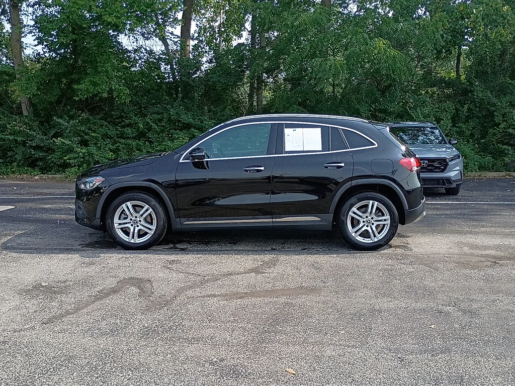 Used 2021 Night Black Mercedes-Benz GLA 250 4MATIC® image 6