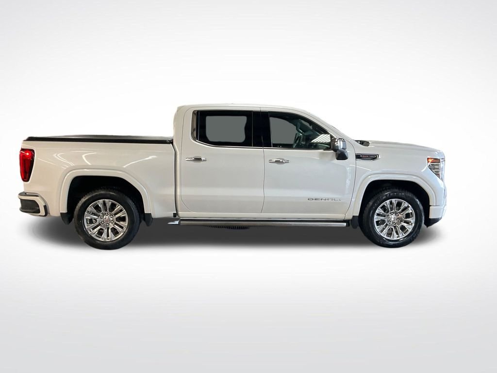 Used 2022 White GMC Denali image 7