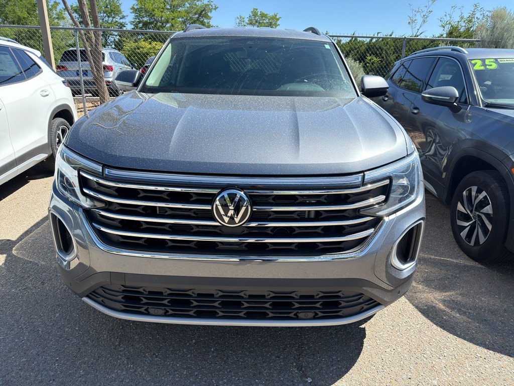 Used 2025 Platinum Gray Metallic Volkswagen 2.0T SE w/Technology 4Motion image 14