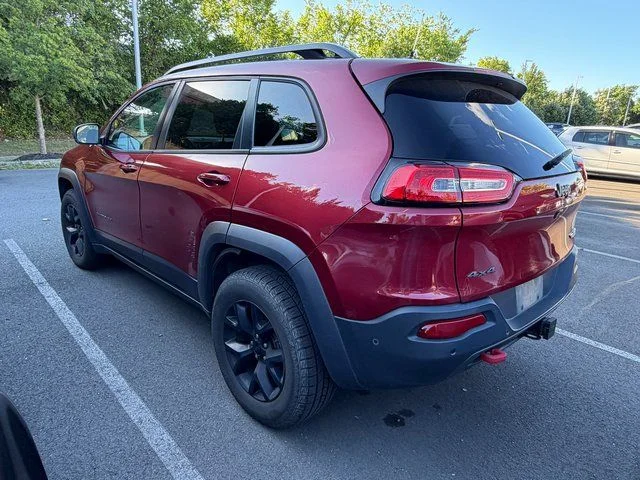 Used 2016 Red Jeep Trailhawk image 6
