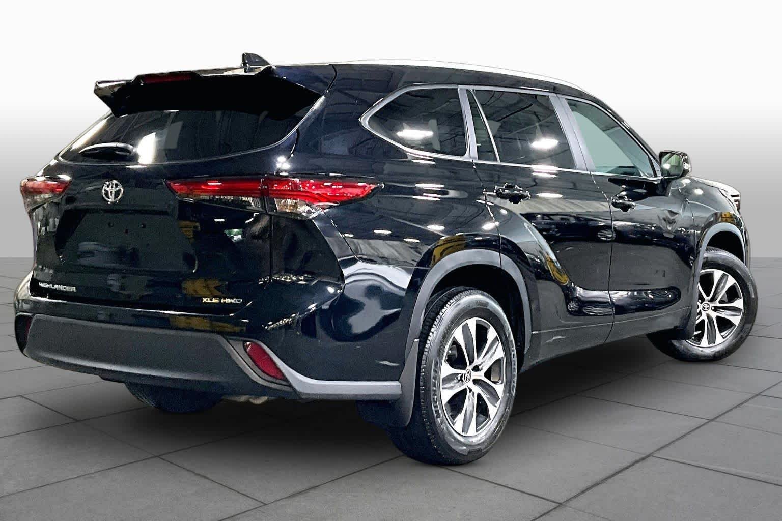 Used 2023 Midnight Black Metallic Toyota XLE image 13