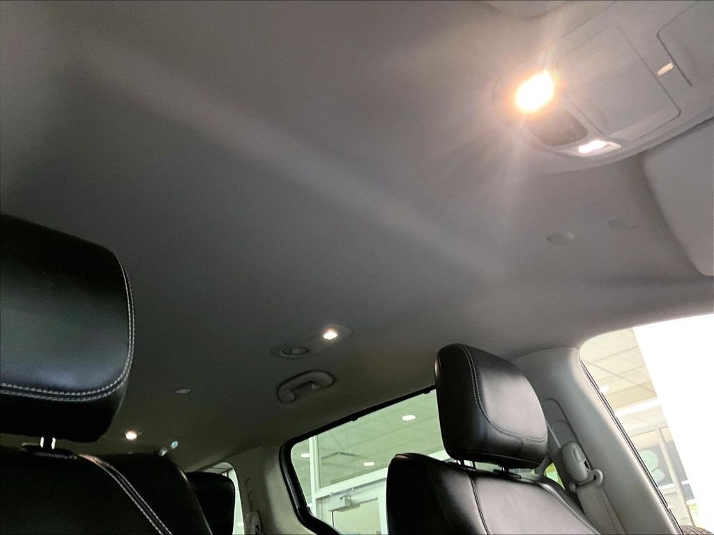 Used 2023 Silver Chrysler Touring L image 23