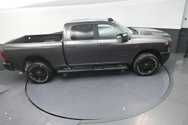 New 2026 Granite Crystal Metallic Clear-Coat Exterior Paint RAM Laramie image 19