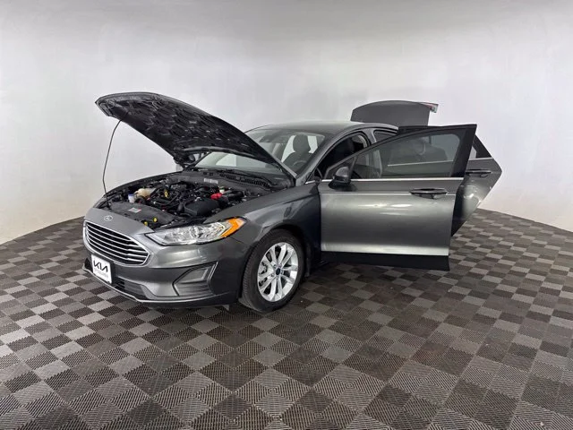 Used 2019 Gray Ford SE image 17
