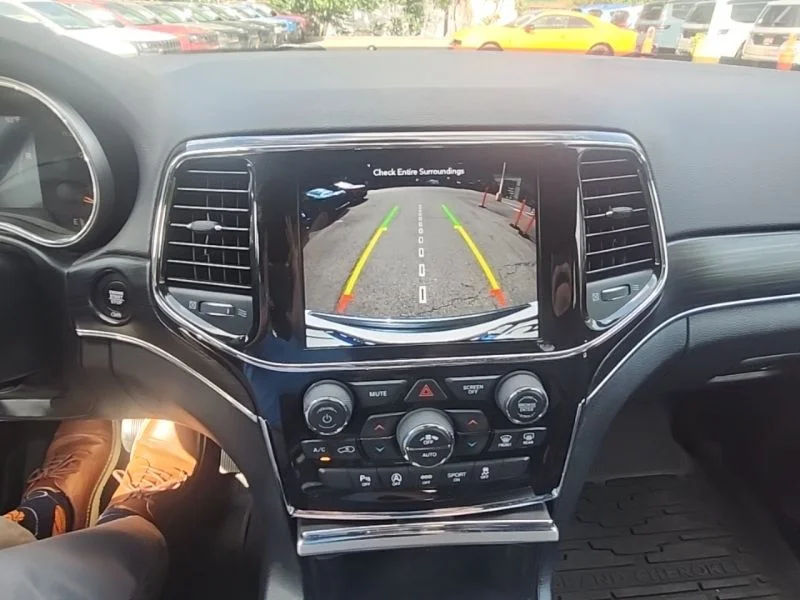 Used 2019 White Jeep Limited image 10
