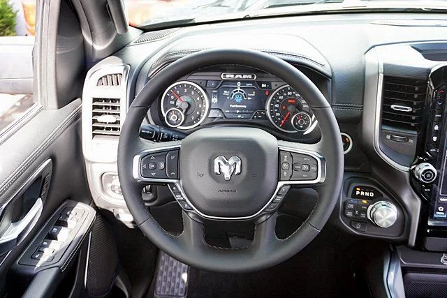 New 2026 Diamond Black Crystal Pearl-Coat Exterior Paint RAM Laramie image 26