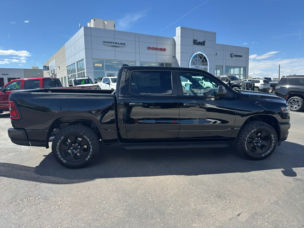 New 2026 Diamond Black Crystal Pearl-Coat Exterior Paint RAM Warlock image 6