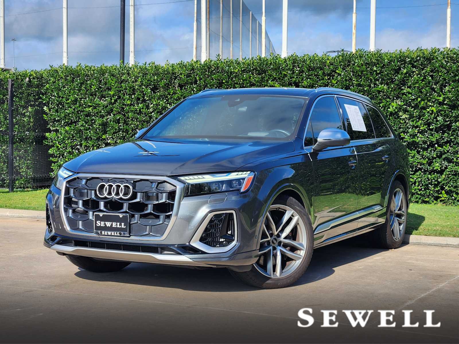2025 Audi SQ7 Prestige quattro Tiptronic's photo