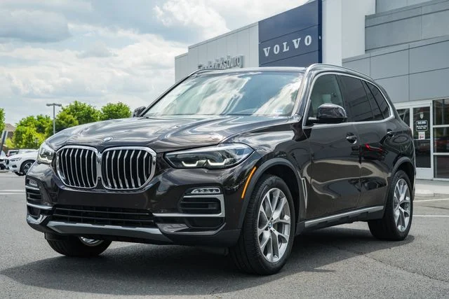 Used 2021 Brown BMW xDrive40i image 5