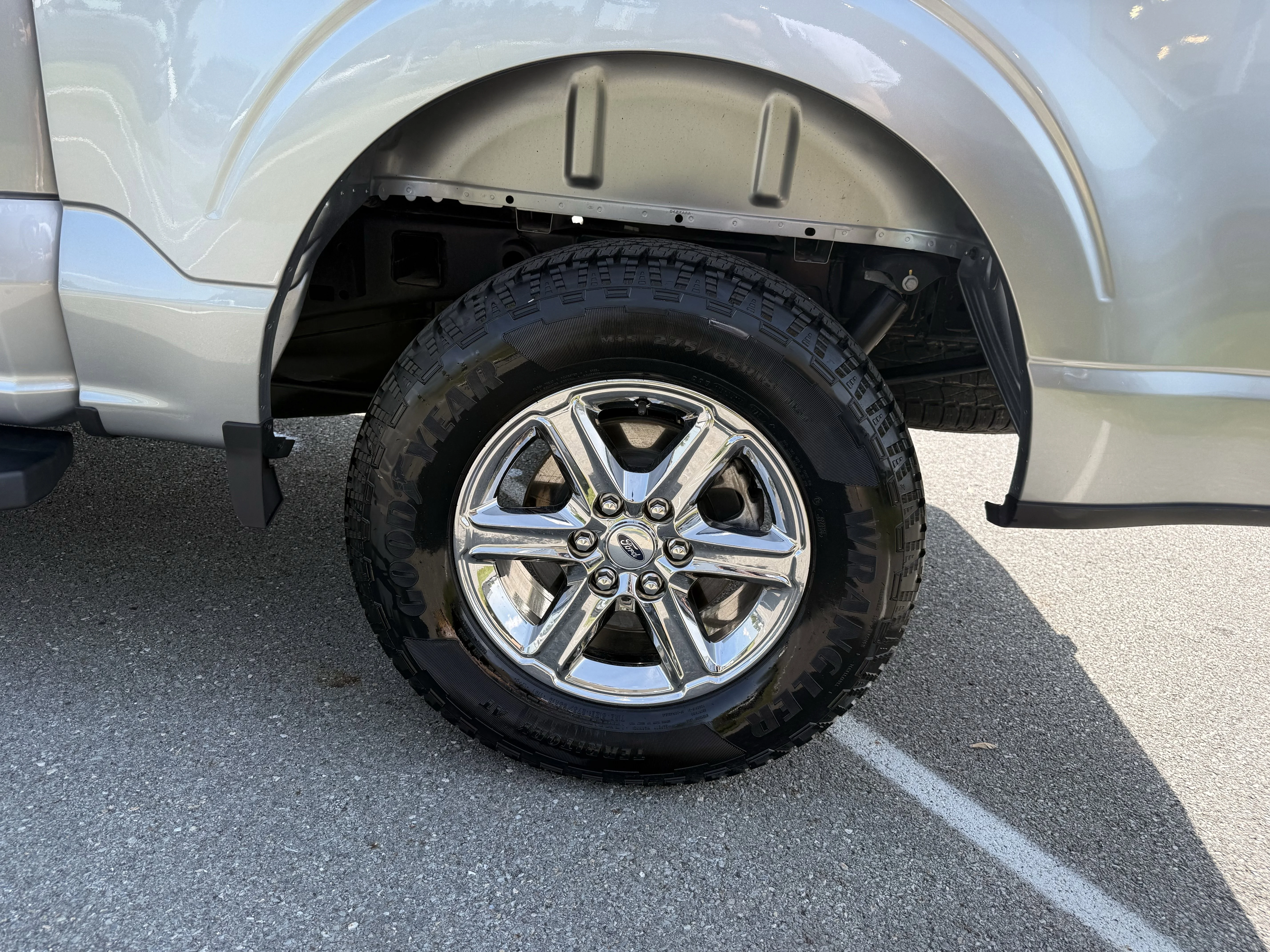 Used 2025 Silver Metallic Ford XLT image 46