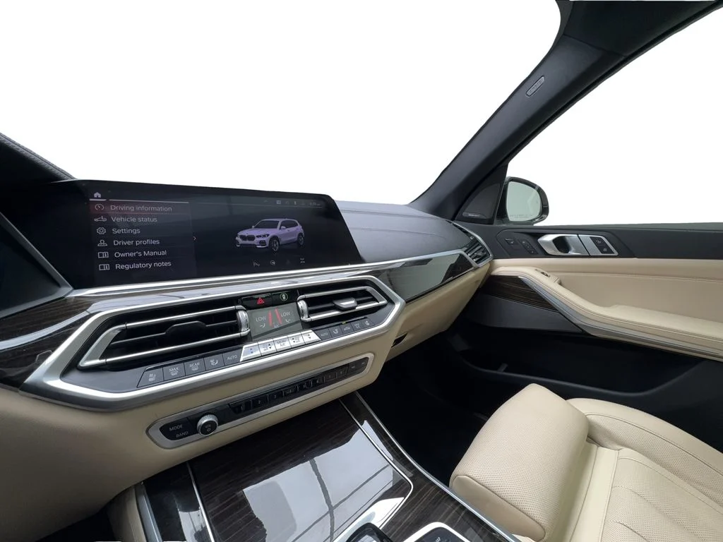 Used 2021 White BMW sDrive40i image 45