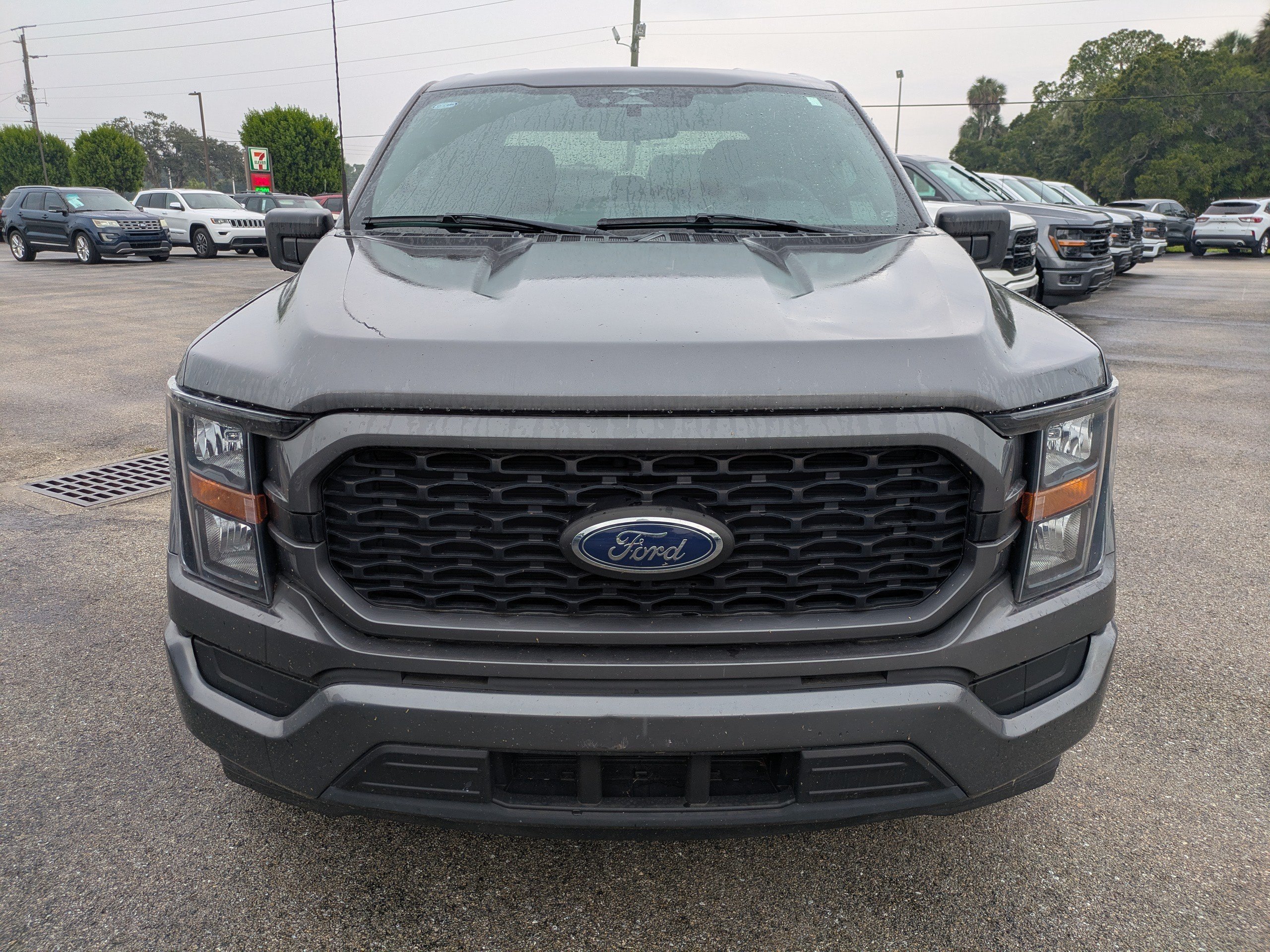 Used 2023  Ford XL image 9
