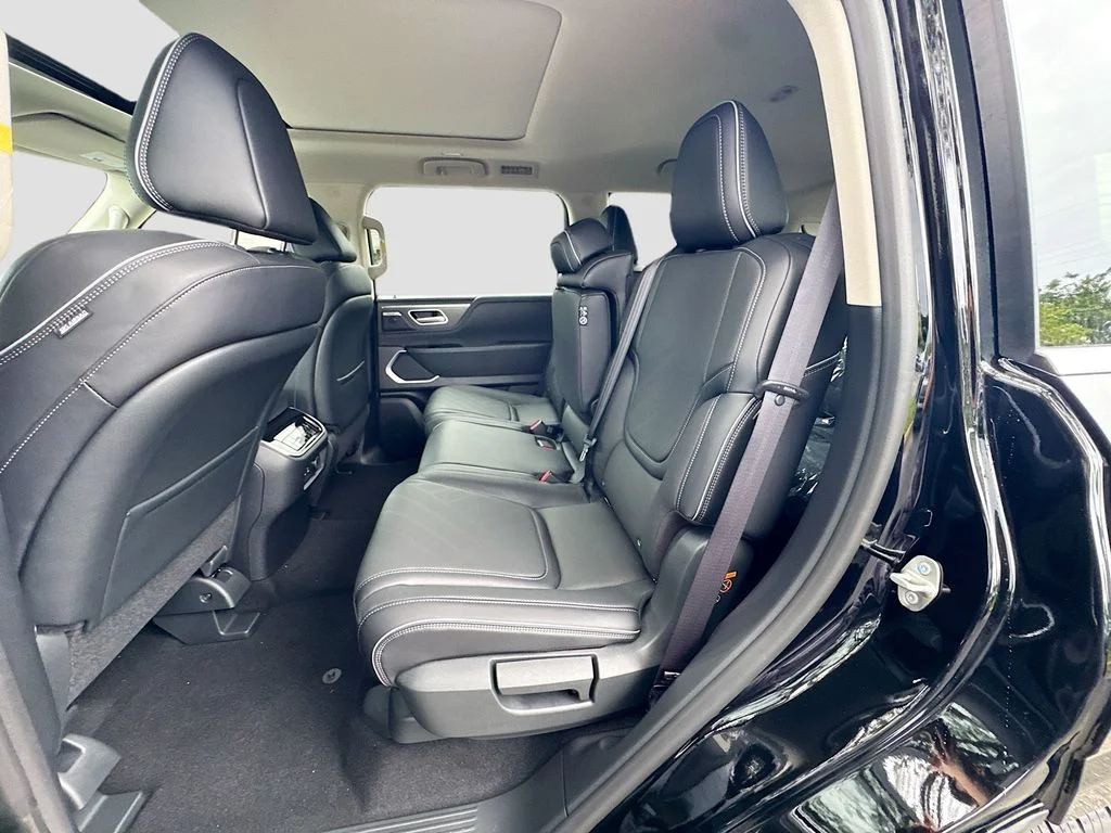New 2026 BLACK OBSIDIAN INFINITI Luxe 2WD image 26