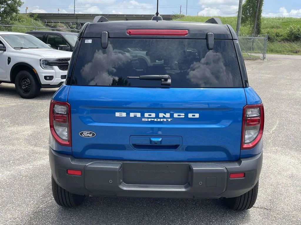 New 2026 Blue Ford Outer Banks image 4