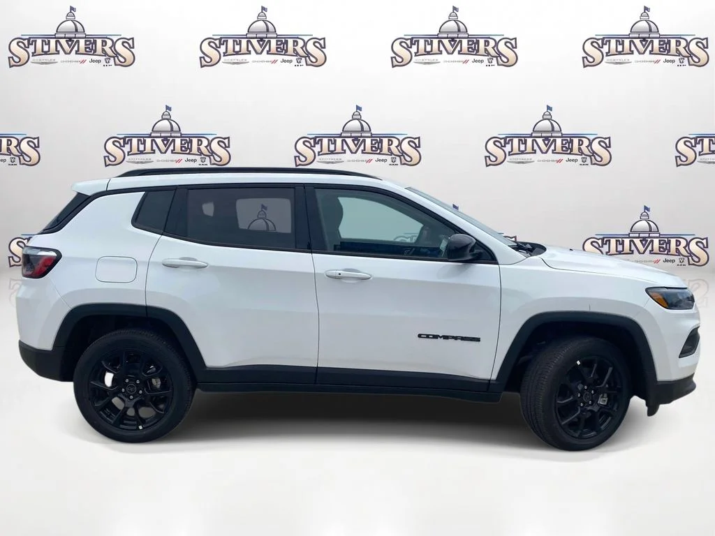 New 2026 Bright White Clear-Coat Exterior Paint Jeep Latitude Altitude image 6