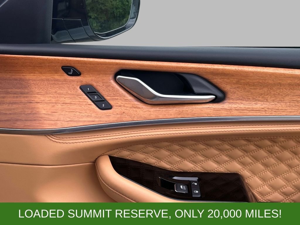 Used 2025 White Jeep Summit Reserve image 21