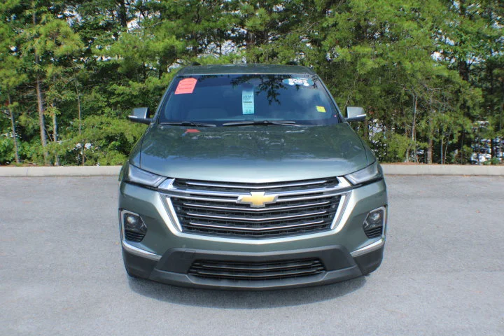 Used 2023 Silver Sage Metallic Chevrolet LT Cloth image 18