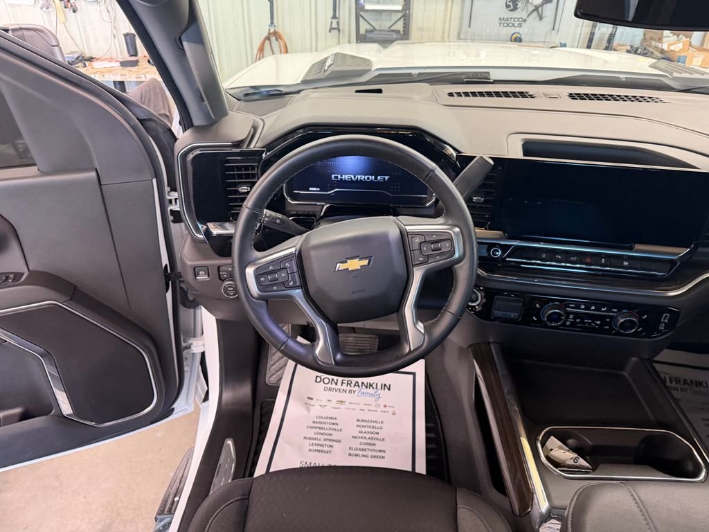 Used 2024 White Chevrolet LT image 12