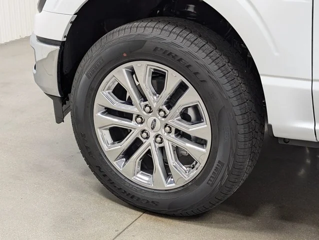 New 2026 Oxford White Ford XLT image 38