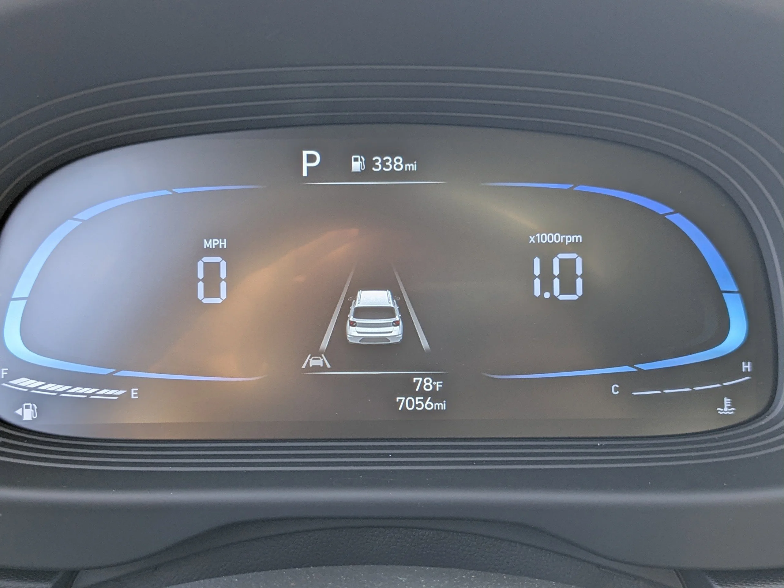 Used 2025 Lunar White Hyundai SEL image 31