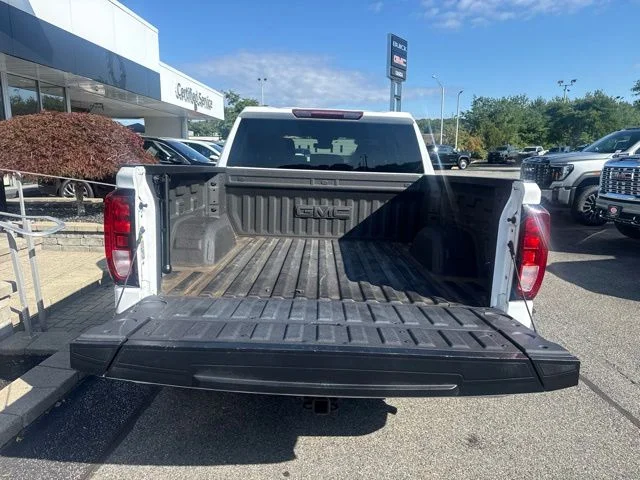 Used 2023 White GMC SLE image 21