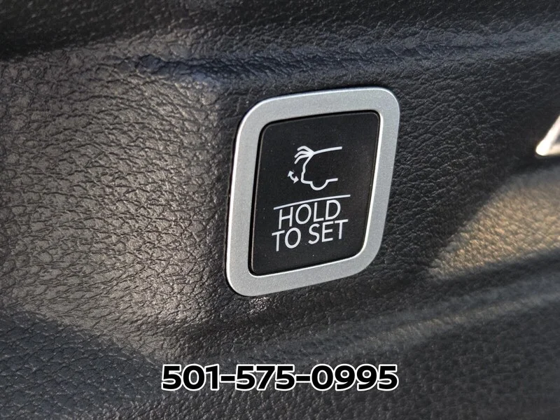 Used 2023 Velvet JEEP ALTITUDE 4X4 image 19