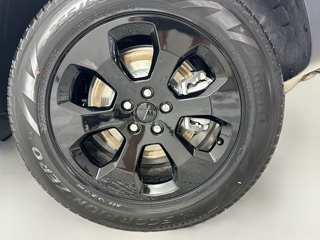 New 2026 Fuji White LAND ROVER S image 32