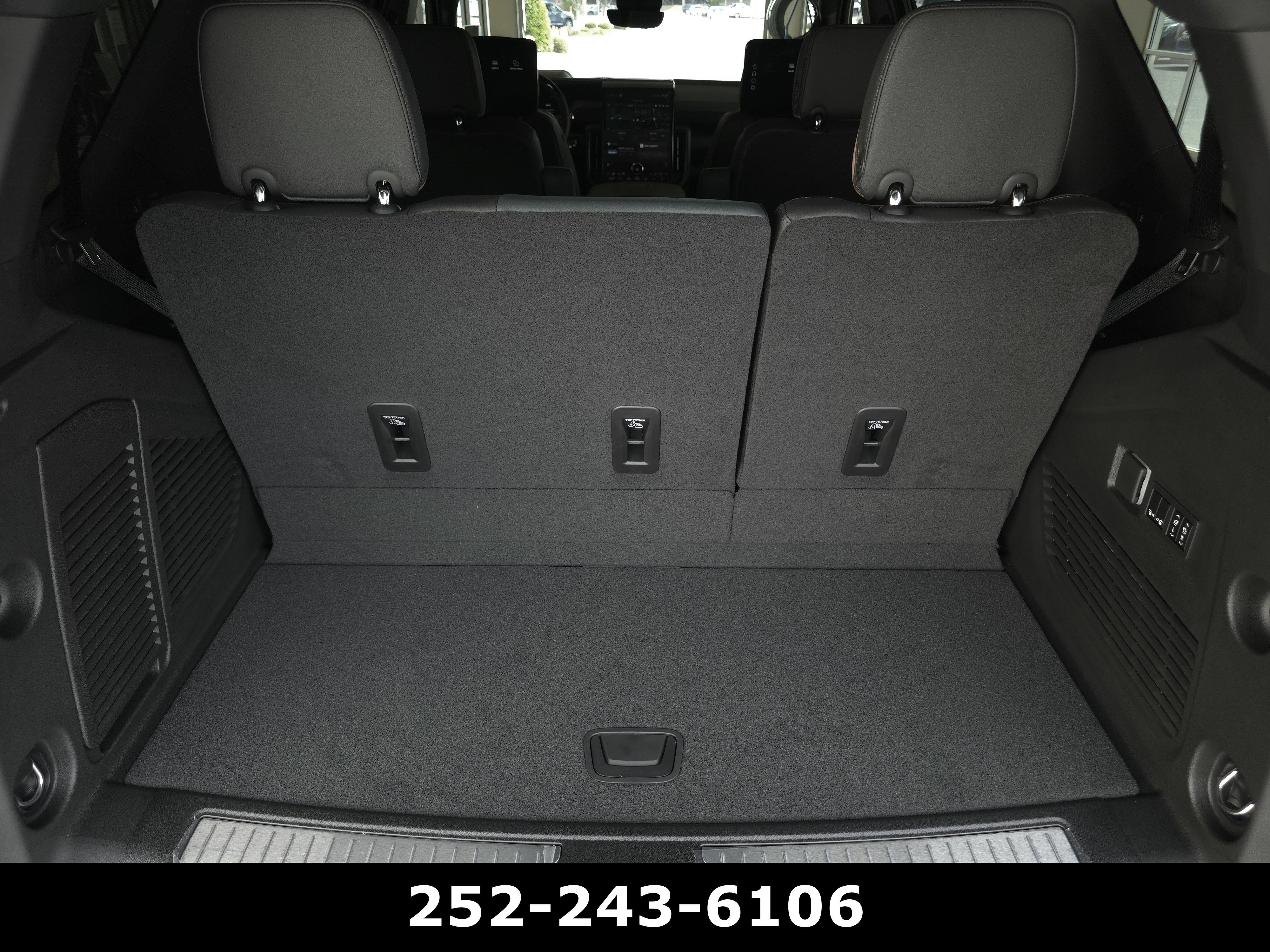Used 2026 Midnight Pine GMC AT4 image 37