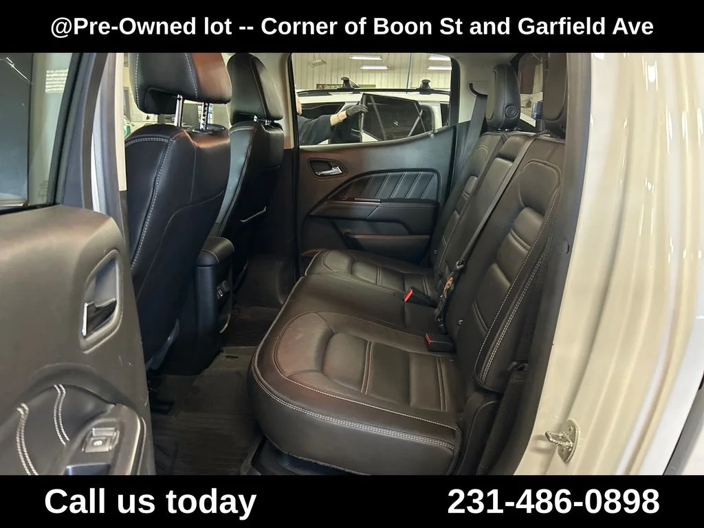 Used 2021 White GMC Denali image 21