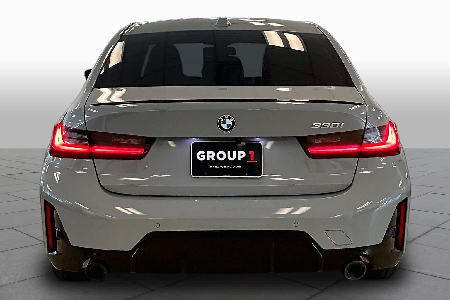 Used 2025 Brooklyn Grey Metallic BMW 330i image 4