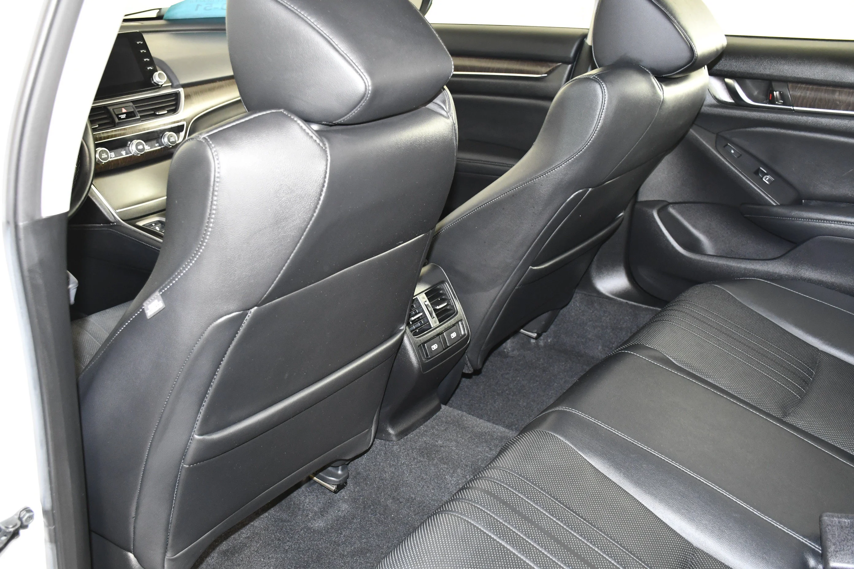 Used 2021 Platinum White Pearl Honda Touring image 30