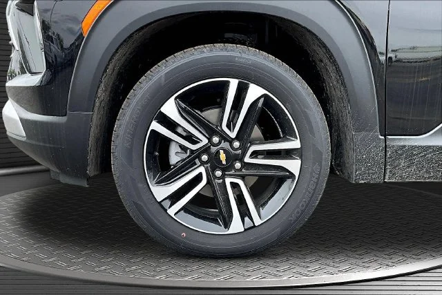 New 2026 Mosaic Black Metallic Chevrolet LT image 13