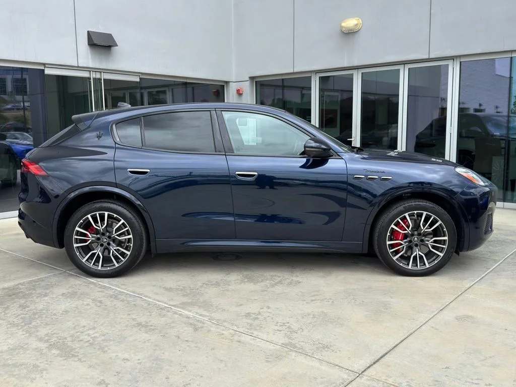 Certified Used 2023 Blu Nobile Tri-Coat Maserati Modena image 8