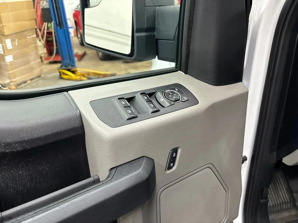 Used 2020 White Ford XL image 22