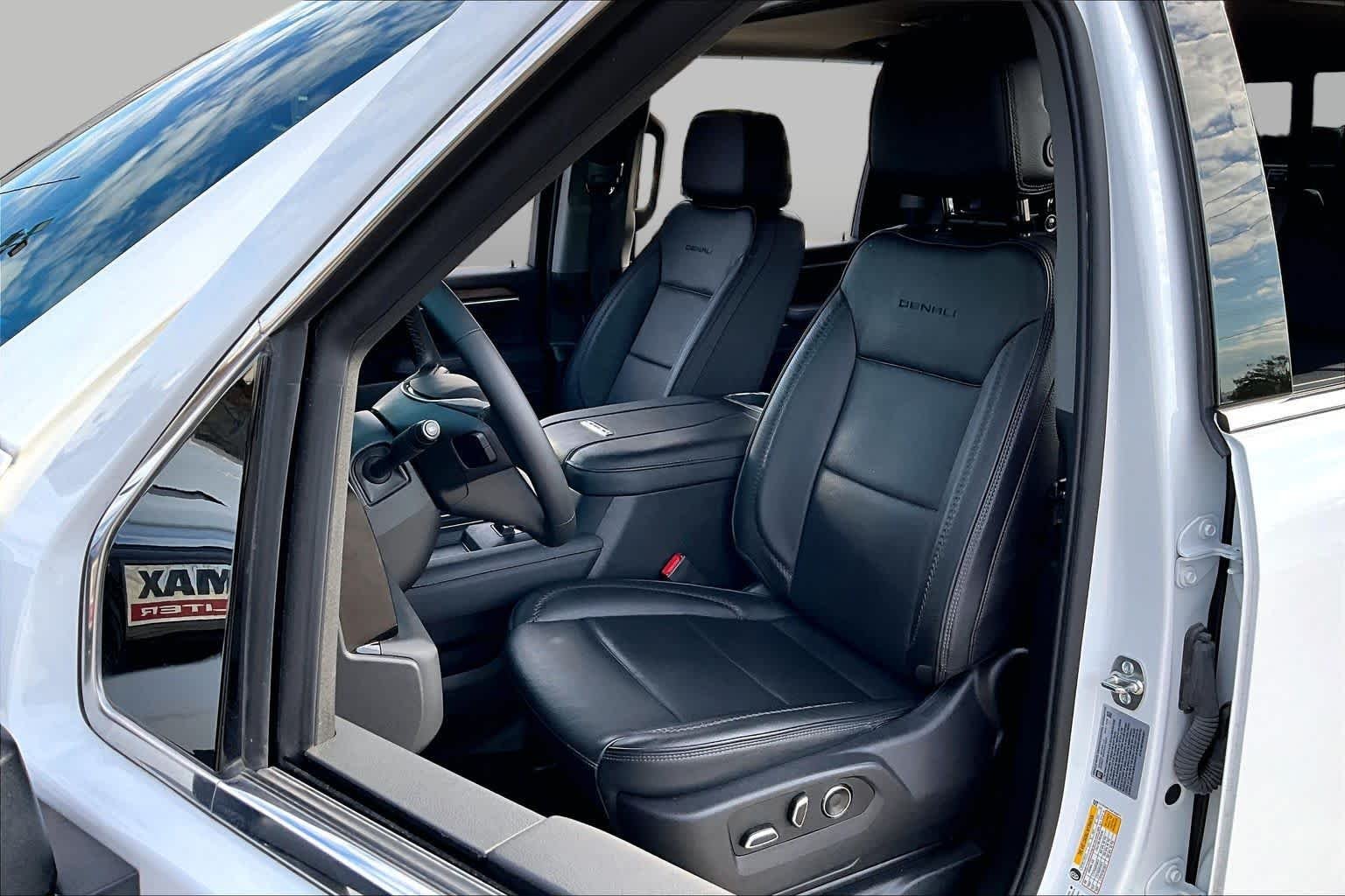 Used 2025 Summit White GMC Denali image 8
