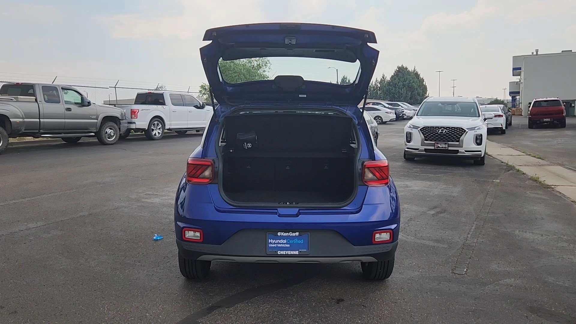 Used 2022 Intense Blue Hyundai SEL image 17