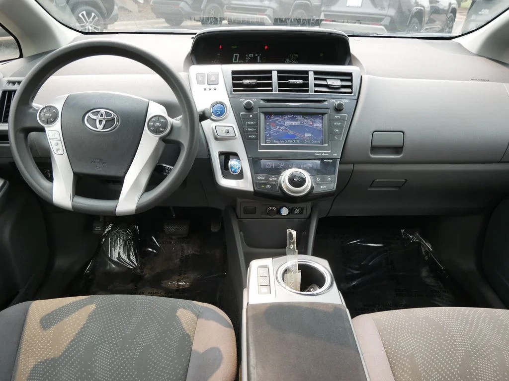 Used 2014 Silver Toyota Three image 14