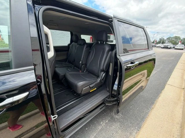 Used 2026 Black Kia LXS image 16