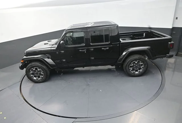 New 2026 Black Clear-Coat Exterior Paint Jeep Sahara image 14